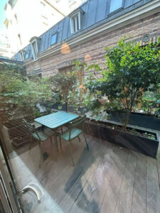 PARC MONCEAU – DUPLEX 3 P MEUBLE + TERRASSE